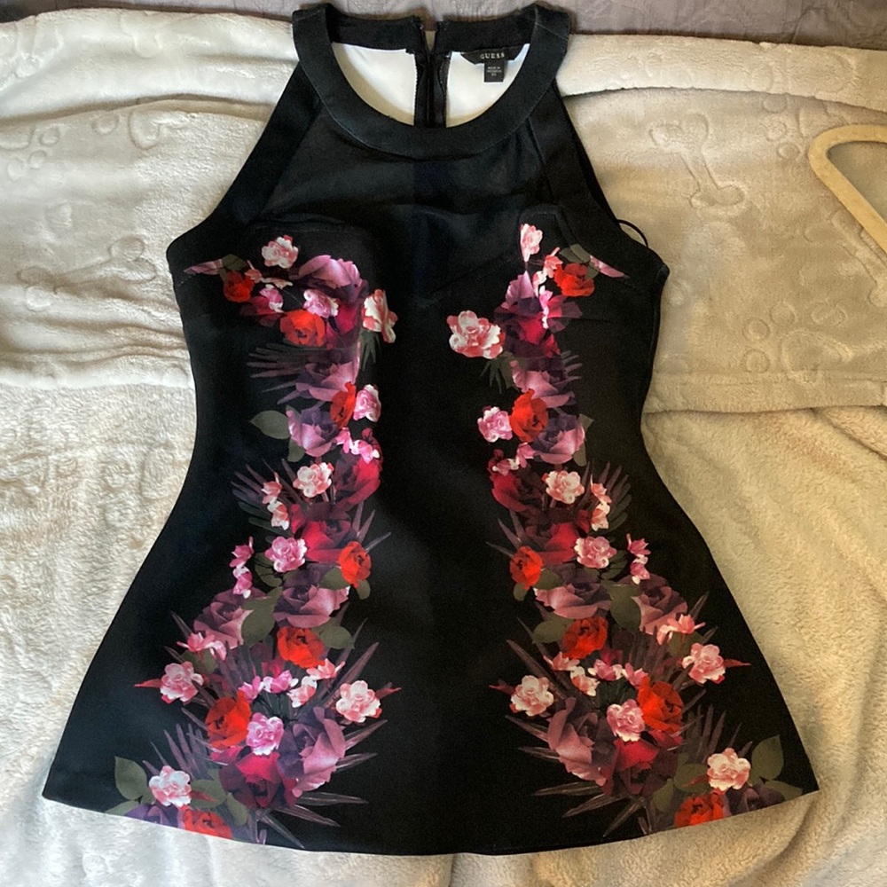 Floral tank top,zips up almost all the way on back
